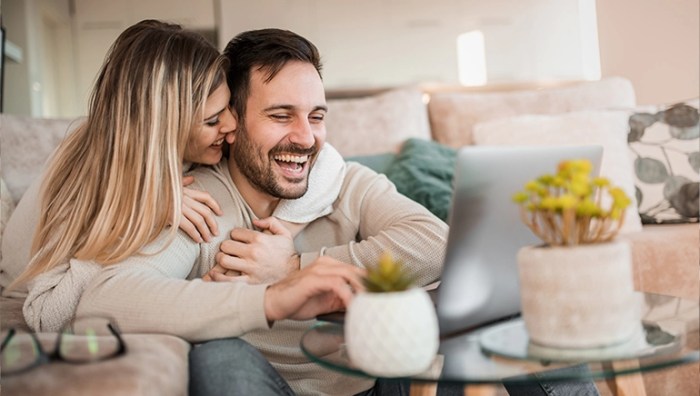 Simple Things Happy Couples Do Every Day | Linen Chest 10 little things happy couples remember every day