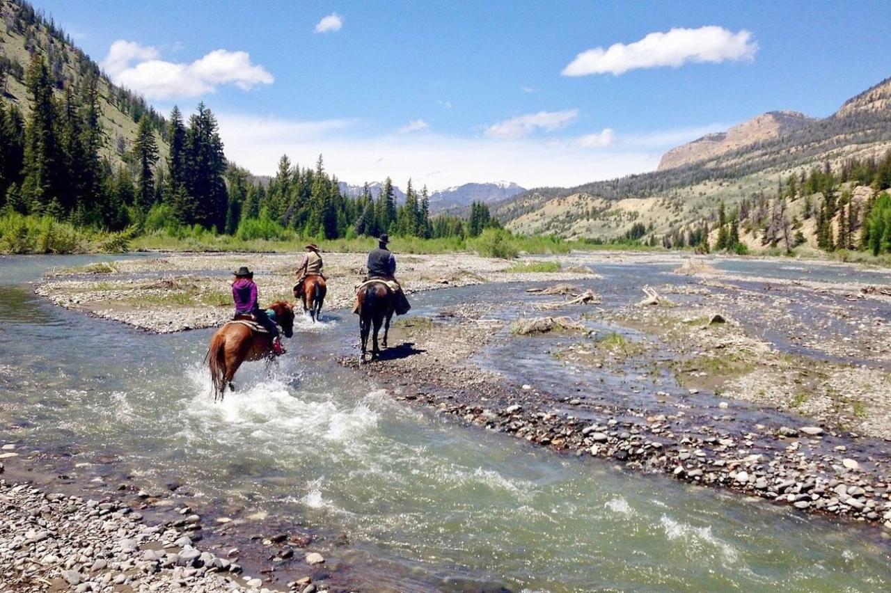 6 ways fit the dude ranch