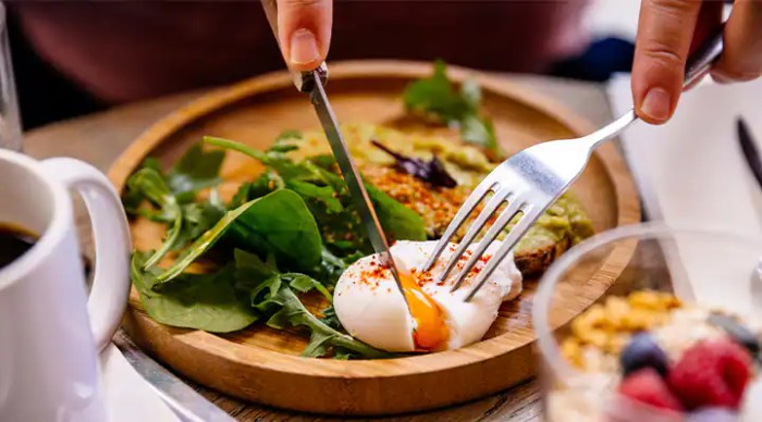 Eating egg yolk is bad for your heart science says the opposite