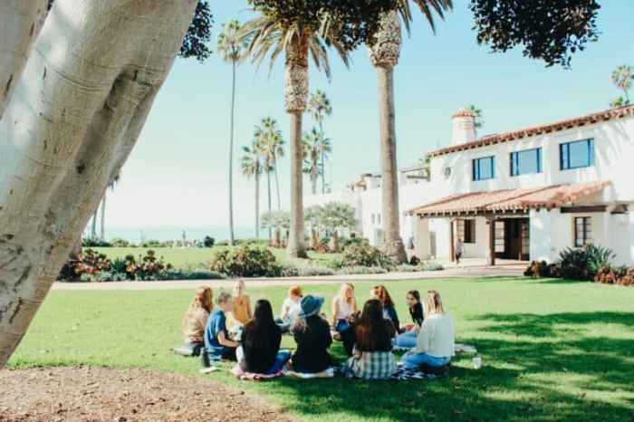 How to Find Your Community And Not Feel Lonely - LifeHack How to find community