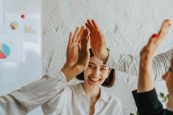 15 Happy Things, Societal Disapproval