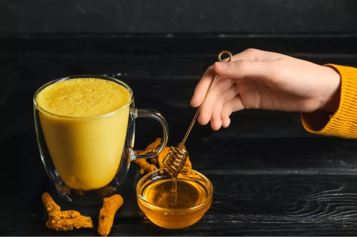 This is what happens when you start drinking turmeric milk