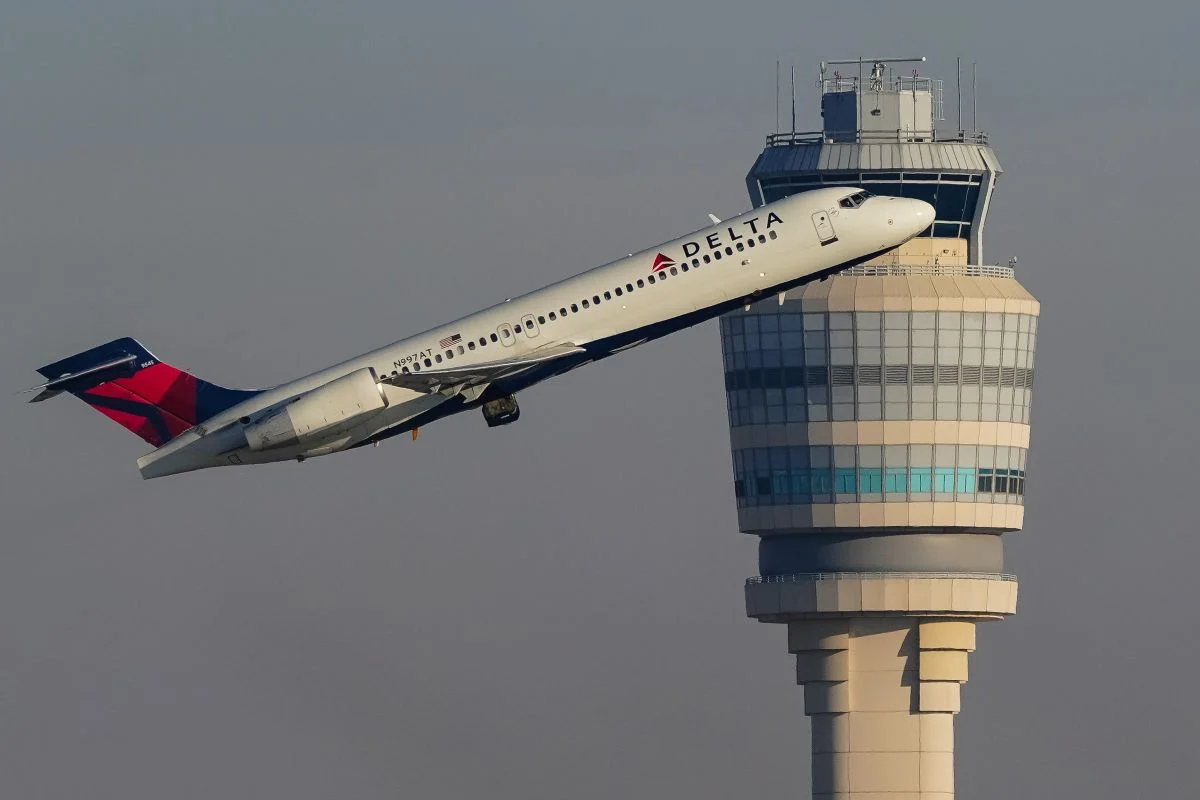 Delta Air Lines Adjusts Key Environmental Targets Amidst Slow Sustainable Fuel Progress