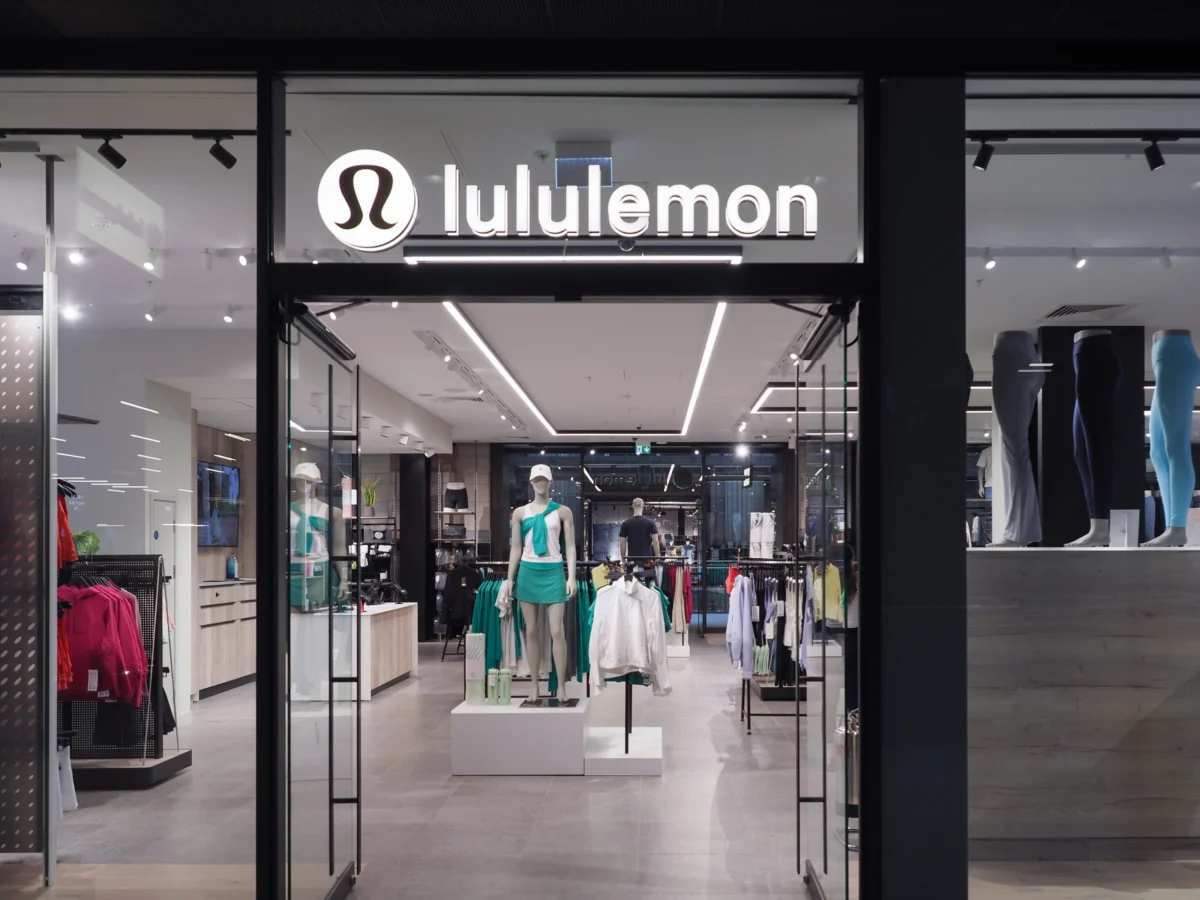 Lululemon Strengthens North American Presence with the Launch of Dedicated Mexico E-commerce Platform and Accelerated Physical Store Expansion